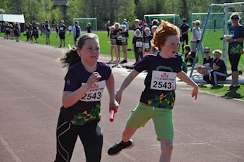 Tinestafetten badet i sol